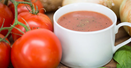 Cremige Tomaten-Basilikum Suppe Rezept - Blendtec Mixer